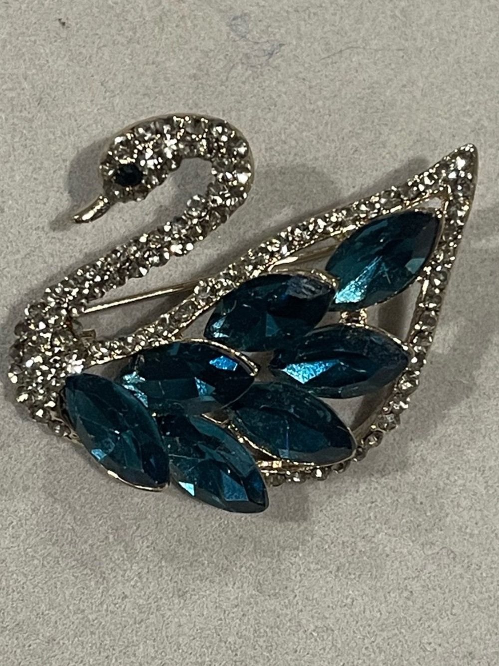 Teal Crystal Swan Brooch - Silver Tone